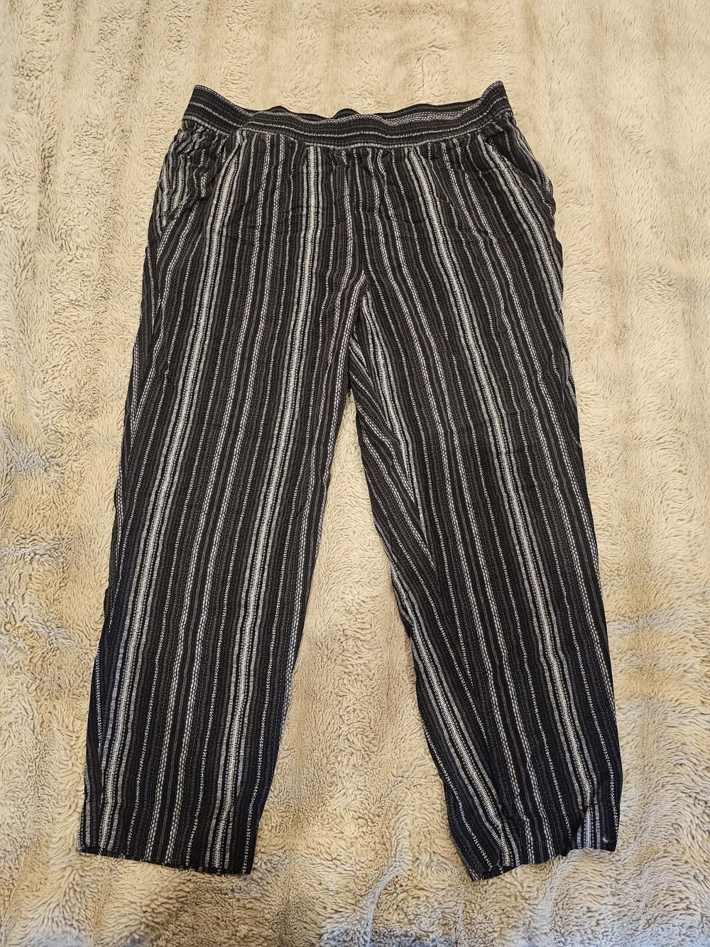 Jessica Simpson Black & White Striped Casual Elastic Waist Pants